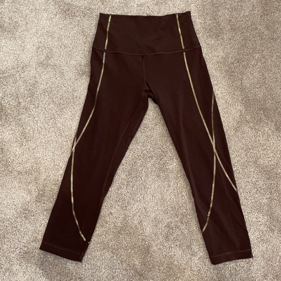 Hi rise align crop 21’ gold - Picture 2 of 6